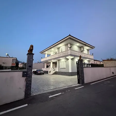 Muhadri Casa vacanze Kamez