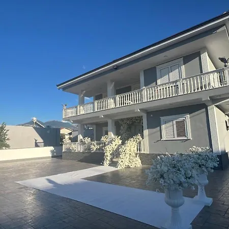 Muhadri Casa vacanze Kamez
